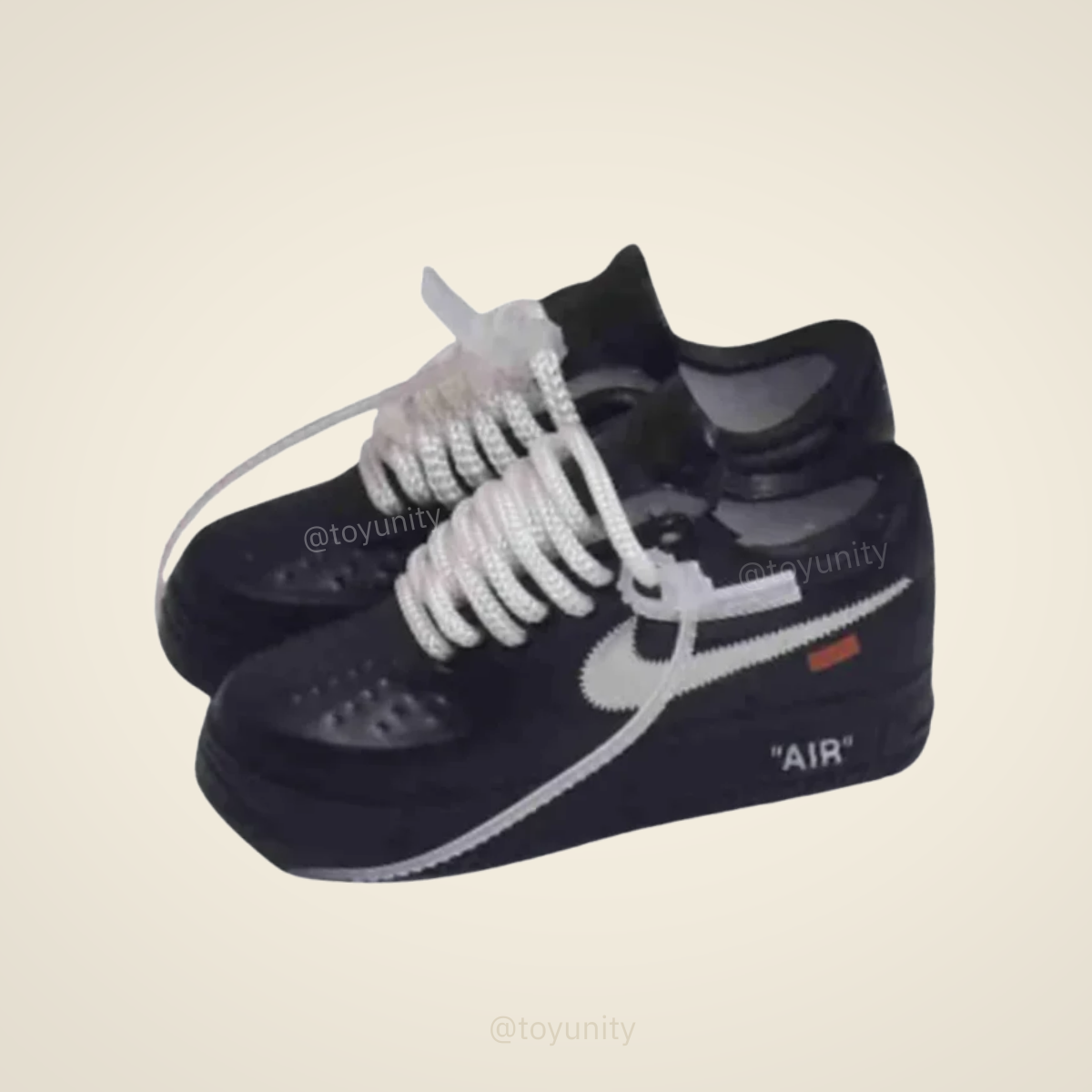Mini Streetwear Low-Top Sneakers for Collectible Figures – White & Black Options ToyUnity