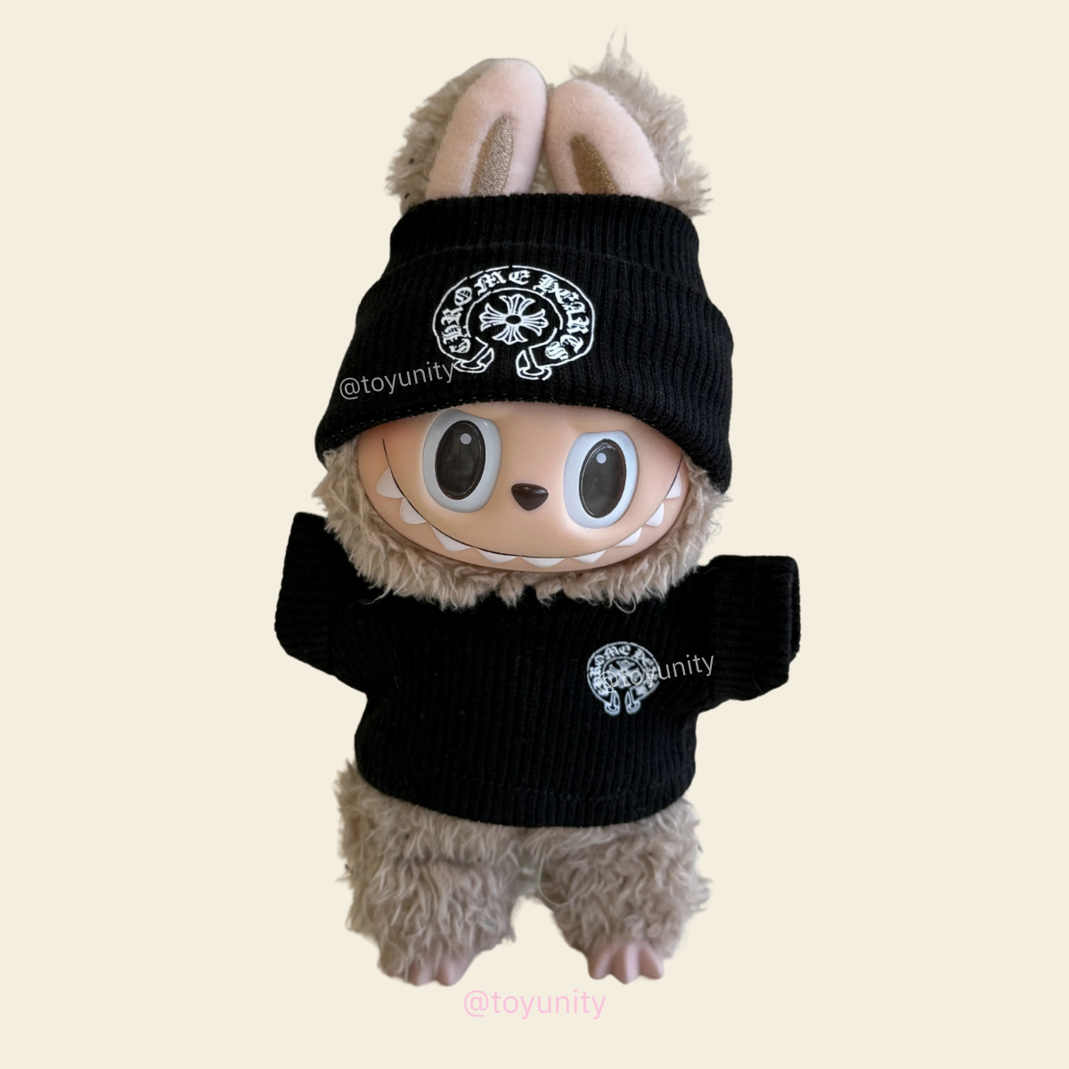 2-Piece Gothic Emblem Knit Set for Collectible Dolls – Beanie & Sweater Outfit (Black or White) ToyUnity