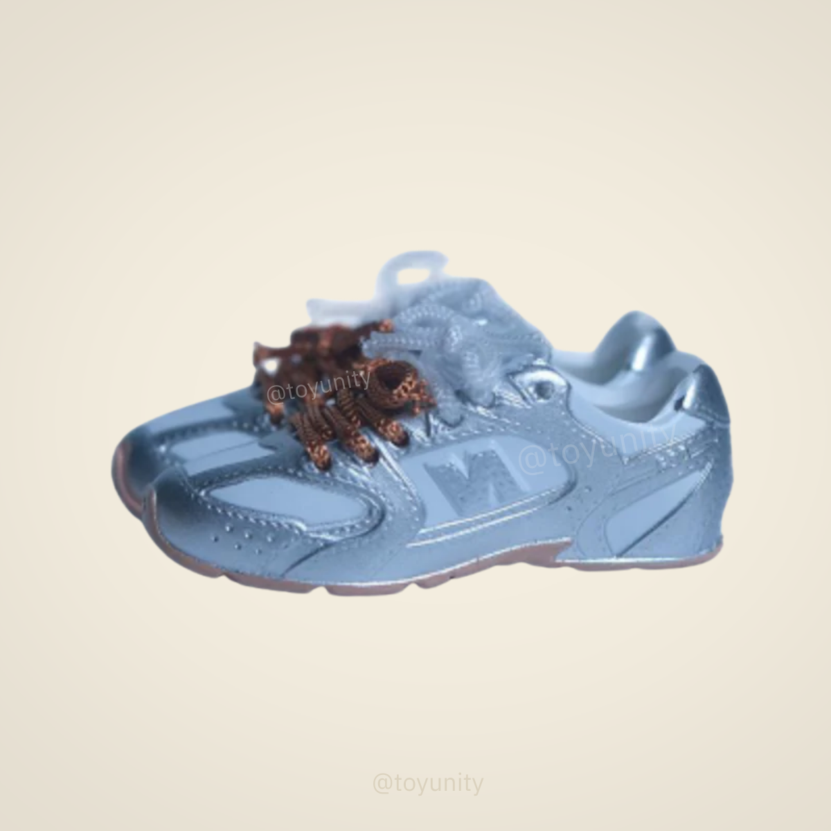 Mini Glossy Low-Top Sneakers for Collectible Figures – 7 Color Options ToyUnity