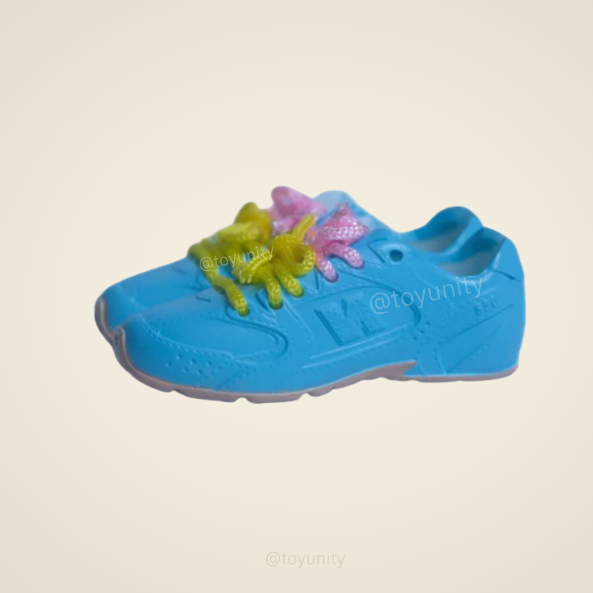Mini Glossy Low-Top Sneakers for Collectible Figures – 7 Color Options ToyUnity
