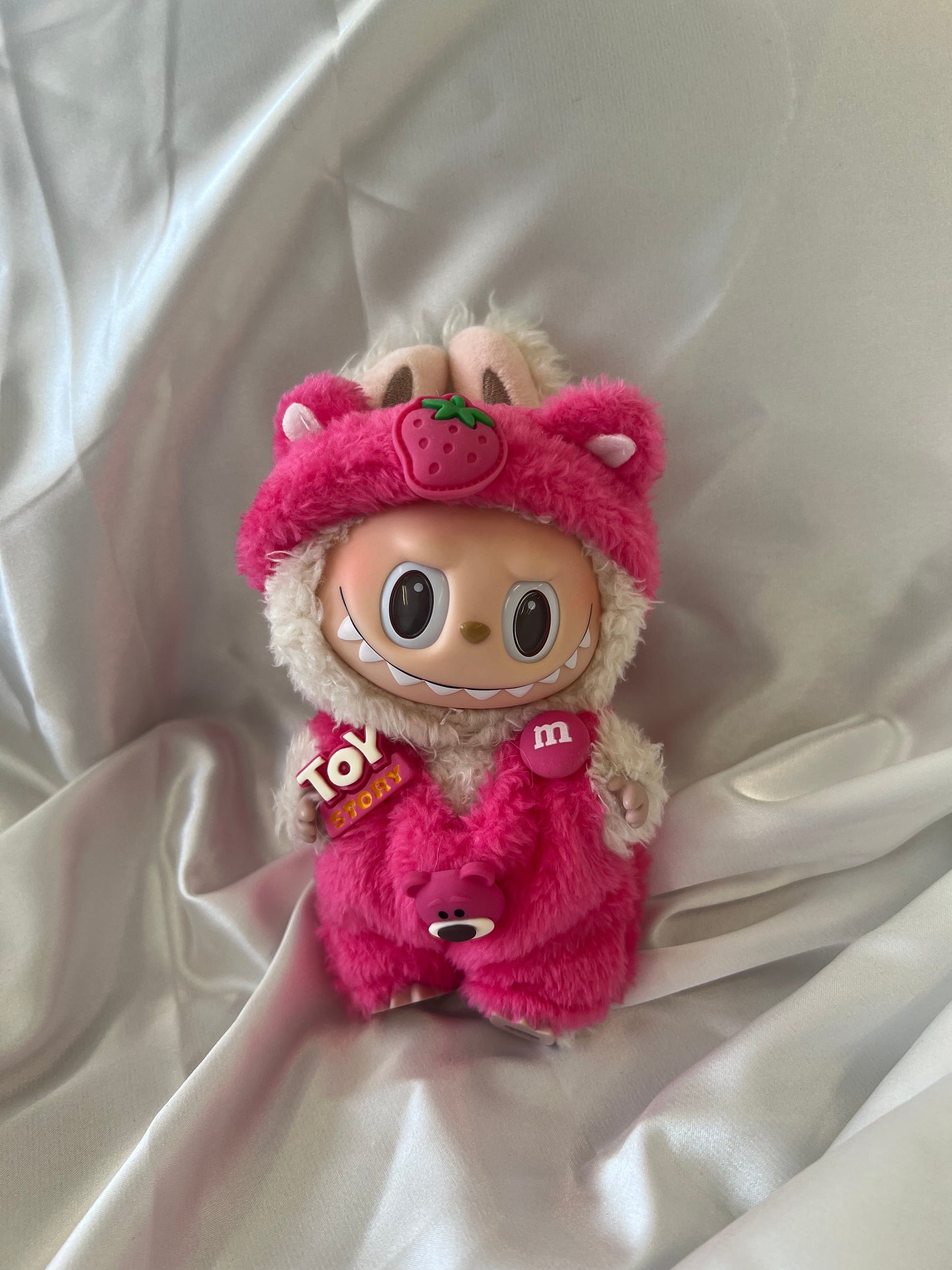 Labubu Berry Bear Set - Pink Fluffy Onesie & Strawberry Hood (17cm) - ToyUnity