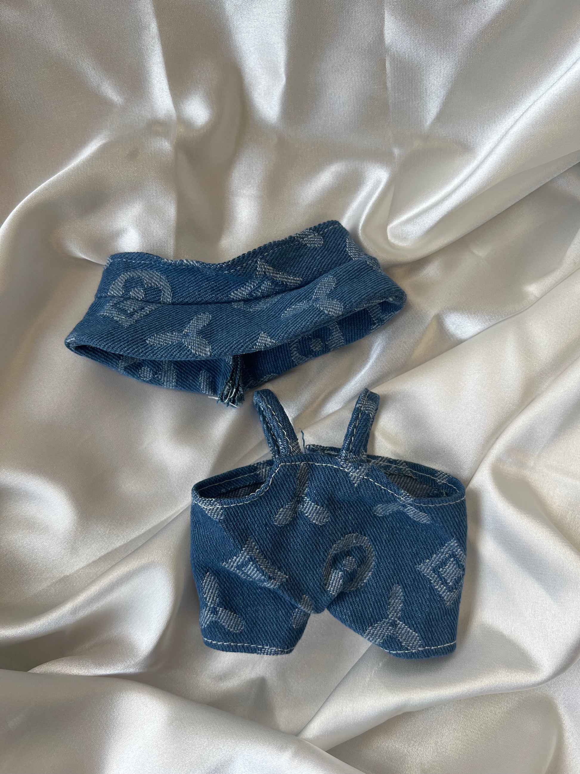 Labubu Louis Vuitton Accessories
Labubu Louis Vuitton Clothes
Labubu Louis Vuitton Fashion
Labubu designer fashion
Labubu Louis Vuitton Outfit