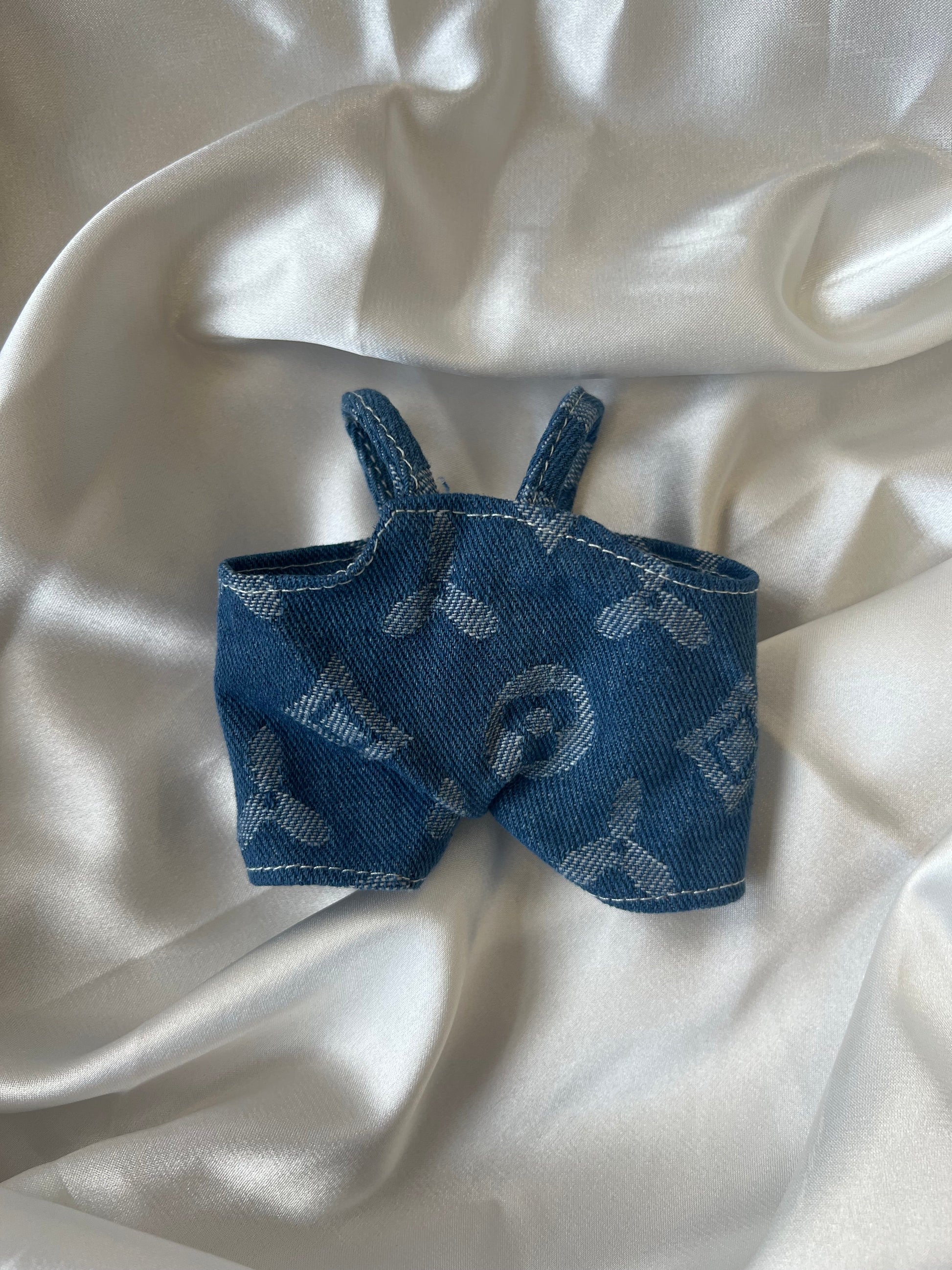 Labubu Louis Vuitton Accessories
Labubu Louis Vuitton Clothes
Labubu Louis Vuitton Fashion
Labubu designer fashion
Labubu Louis Vuitton Outfit